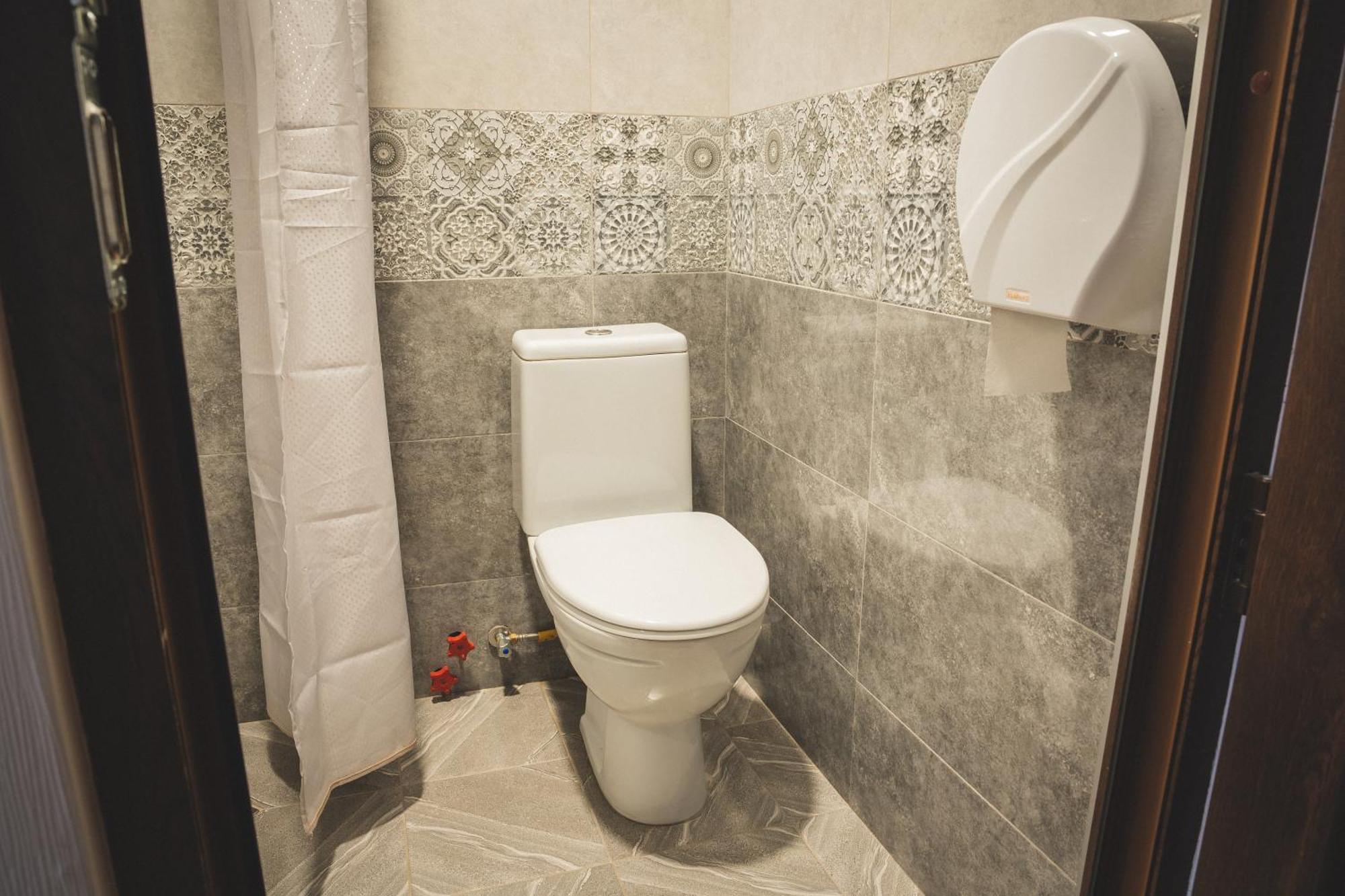Hh Hotel Tbilisi Ngoại thất bức ảnh