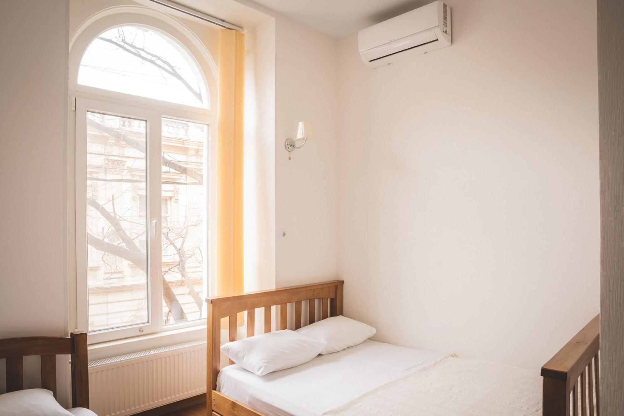 Hh Hotel Tbilisi Ngoại thất bức ảnh