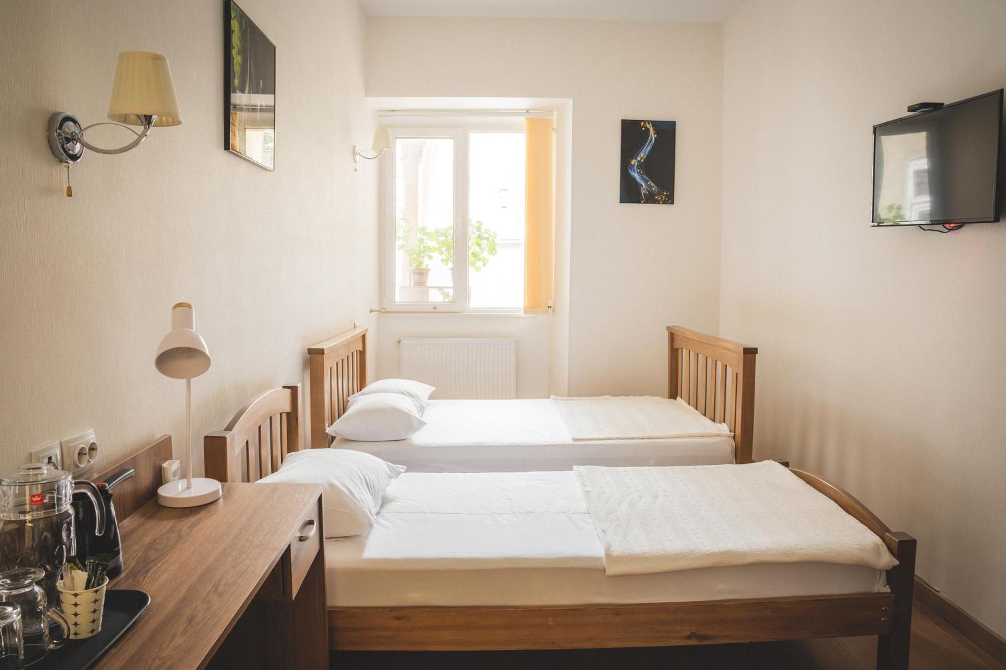 Hh Hotel Tbilisi Ngoại thất bức ảnh