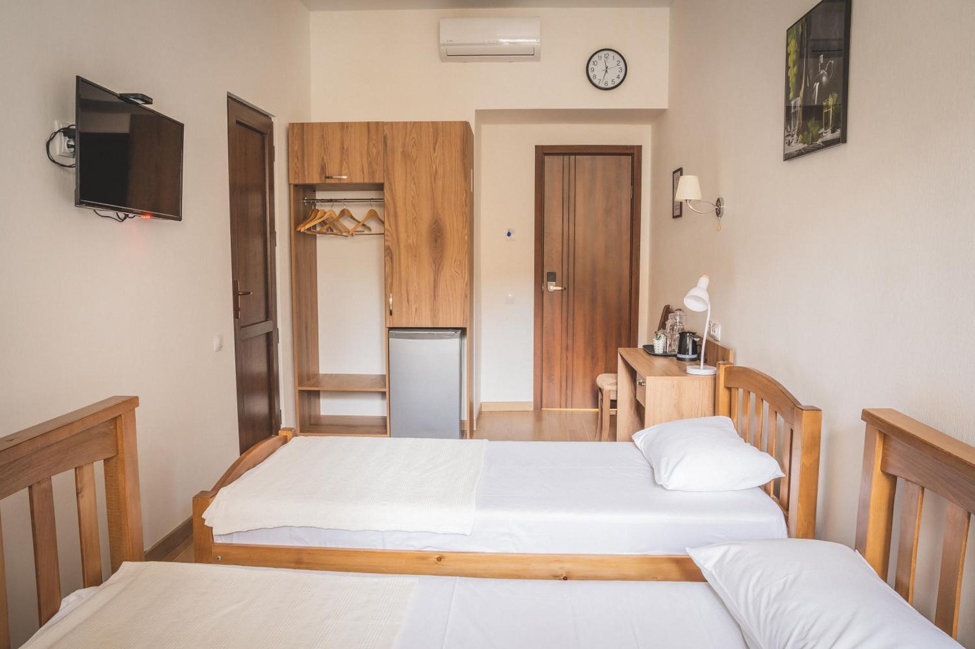 Hh Hotel Tbilisi Ngoại thất bức ảnh