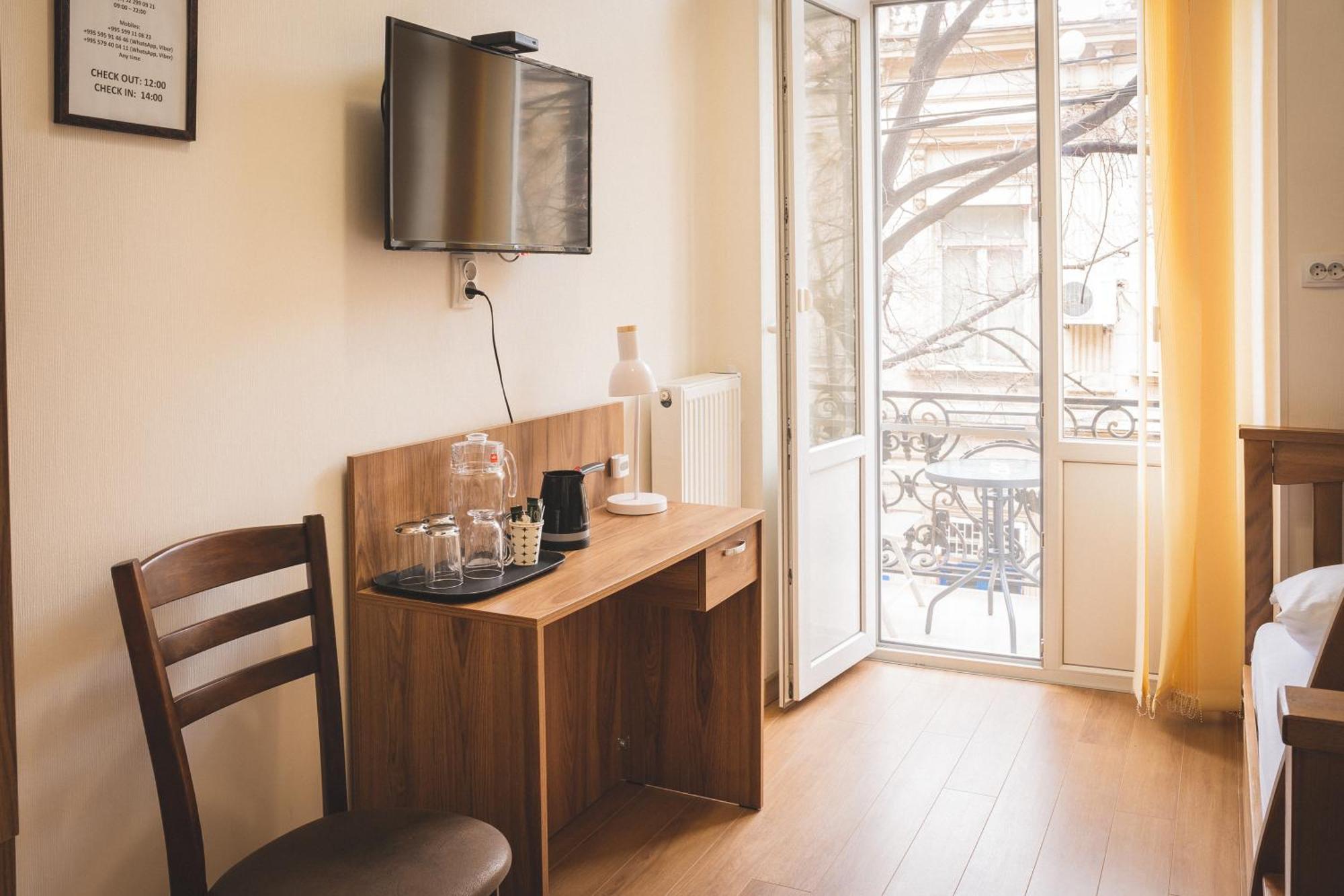 Hh Hotel Tbilisi Ngoại thất bức ảnh